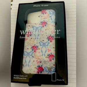 Wildflower Case iPhone 15 - Lovey Dovey